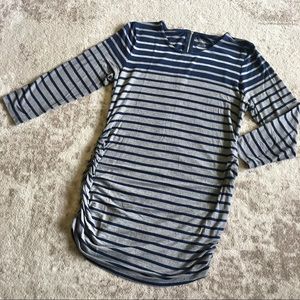 Jessica Simpson Maternity Top Shirt Size M Medium 3/4 sleeve Gray Navy Blue